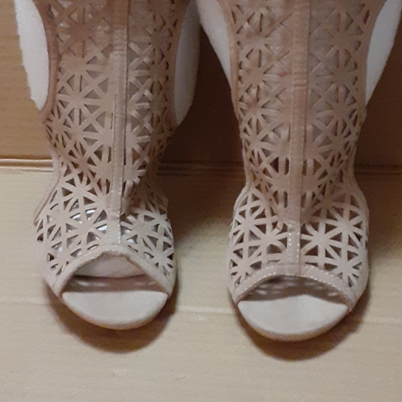 Shoe Republic LA size 9 Gladiator heels - Picture 7 of 11